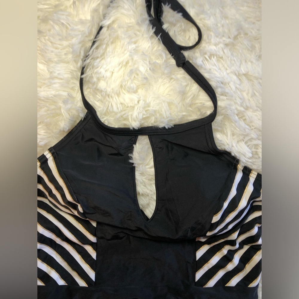 Black and White Striped Swimsuit - Picture 9 of 16
